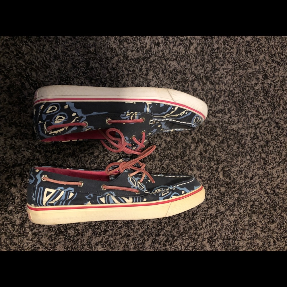 Sperry boat shoes.